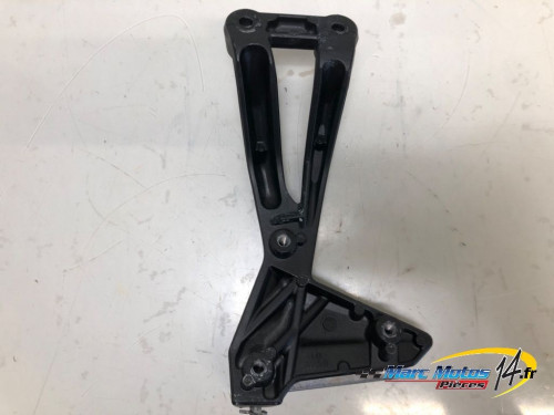 PLATINE ARRIERE DROITE YAMAHA MT10 2019