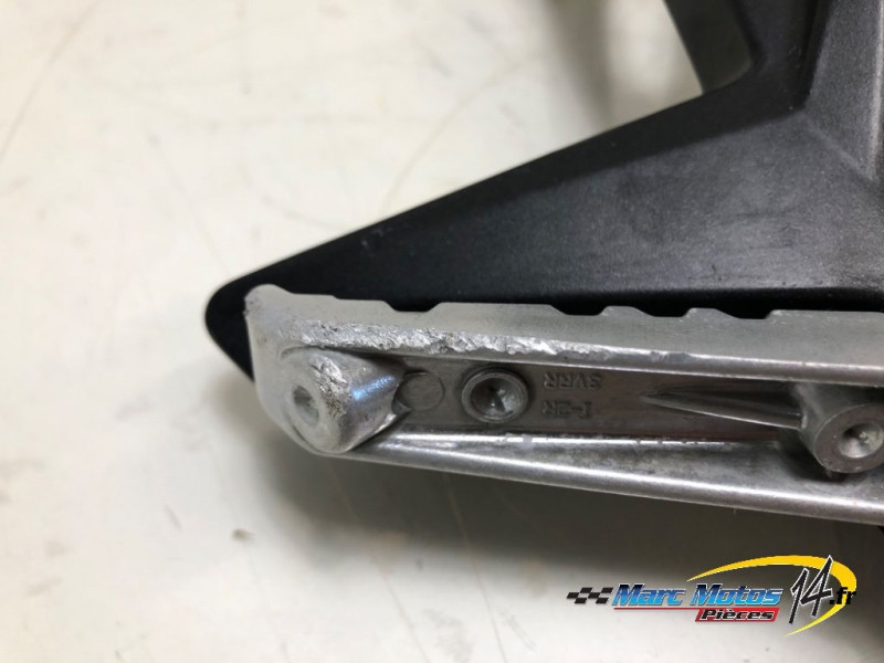 PLATINE ARRIERE DROITE YAMAHA MT10 2019