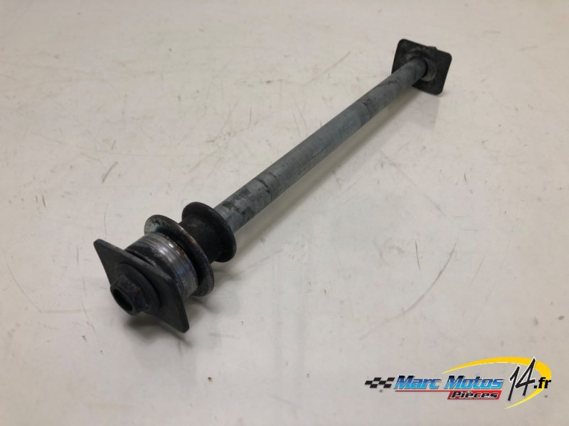 AXE DE ROUE ARRIERE SUZUKI 650 SV S 2002