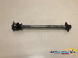 AXE DE ROUE ARRIERE SUZUKI 650 SV S 2002