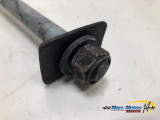 AXE DE ROUE ARRIERE SUZUKI 650 SV S 2002