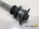 AXE DE ROUE ARRIERE SUZUKI 650 SV S 2002