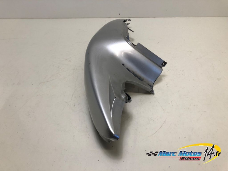 CACHE LATERAL DROIT SUZUKI 650 SV S 2002