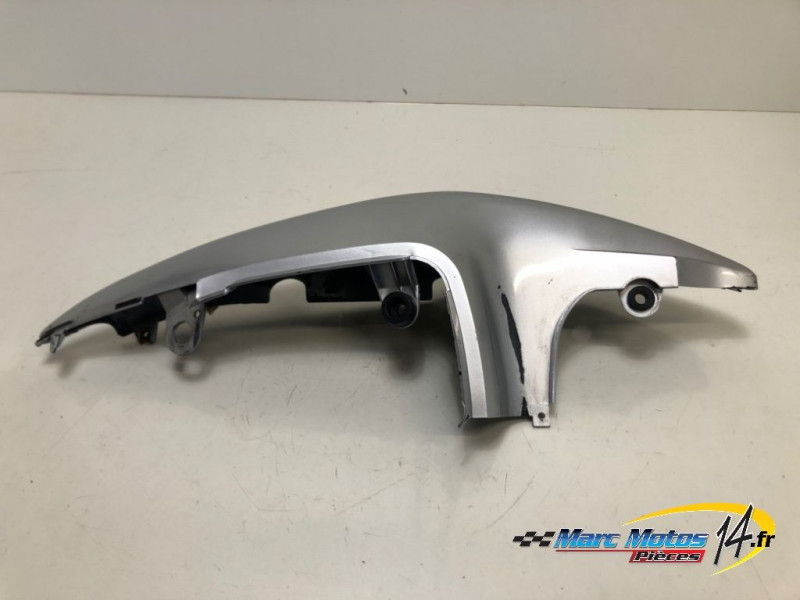 CACHE LATERAL GAUCHE SUZUKI 650 SV S 2002