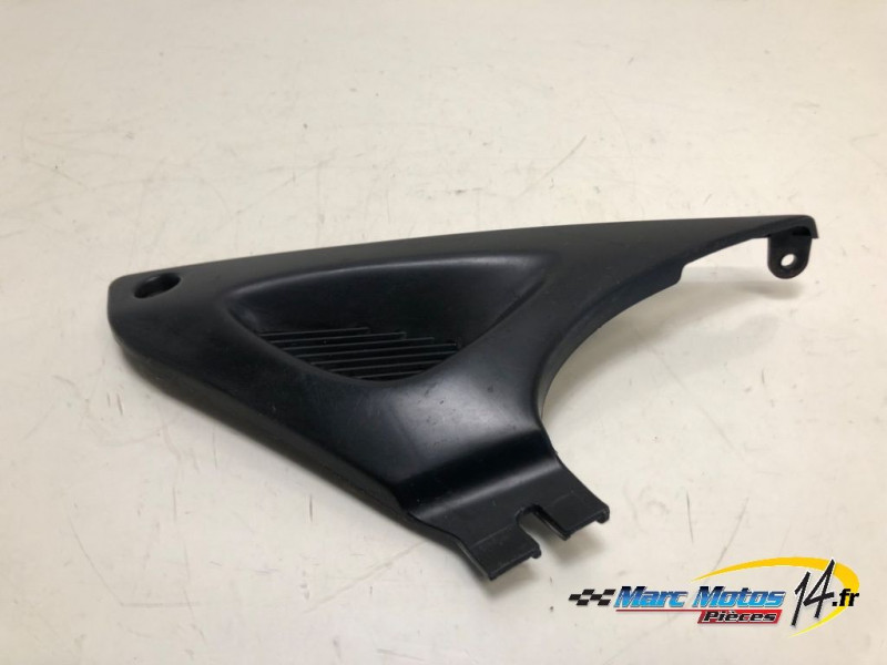 CACHE LATERAL INTERMEDIAIRE DROIT SUZUKI 650 SV S 2002