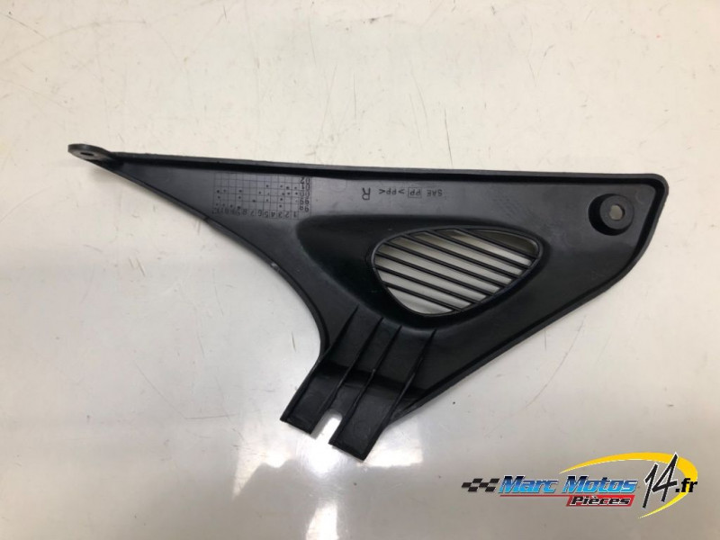 CACHE LATERAL INTERMEDIAIRE DROIT SUZUKI 650 SV S 2002