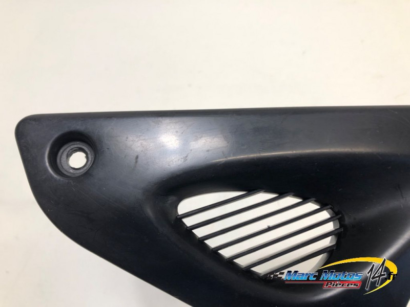 CACHE LATERAL INTERMEDIAIRE DROIT SUZUKI 650 SV S 2002