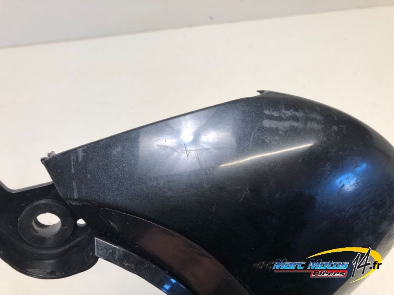 JONCTION ARRIERE DE CACHES LATERAUX SUZUKI 650 SV S 2002