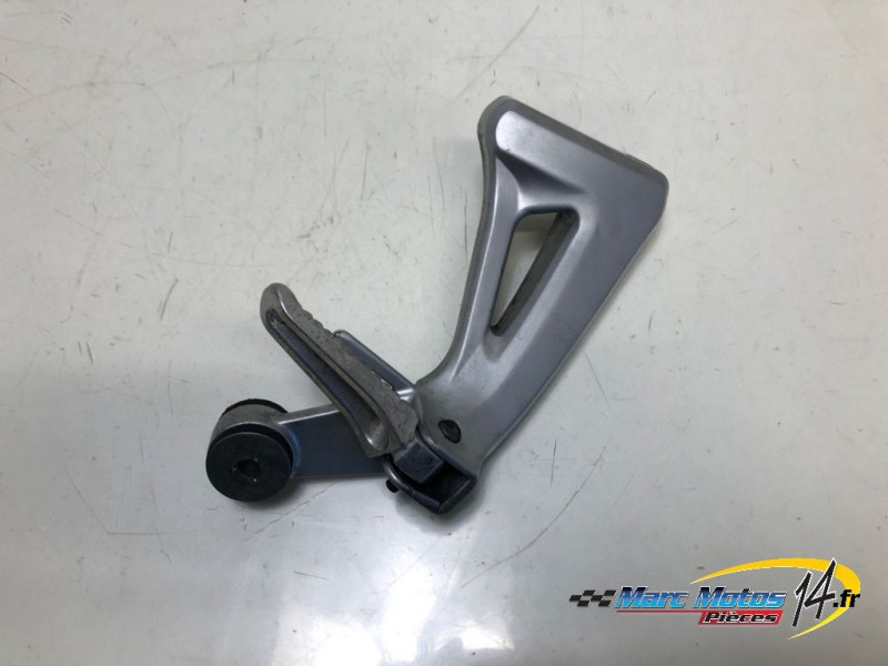 PLATINE ARRIERE DROITE SUZUKI 650 SV S 2002