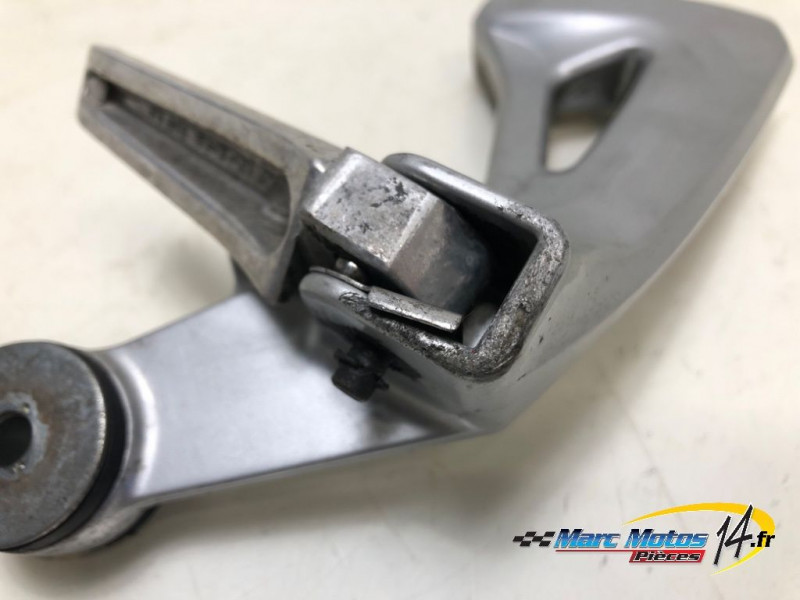 PLATINE ARRIERE DROITE SUZUKI 650 SV S 2002