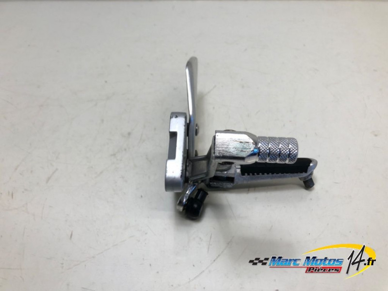 PLATINE AVANT GAUCHE SUZUKI 650 SV S 2002