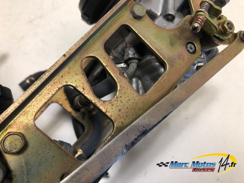 RAMPE DE CARBURATEURS SUZUKI 650 SV S 2002
