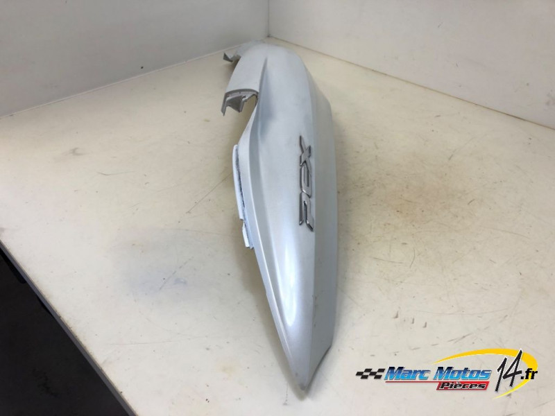 CACHE LATERAL DROIT HONDA 125 PCX 2013