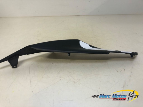 CACHE LATERAL DROIT APRILIA 457 RS 2024