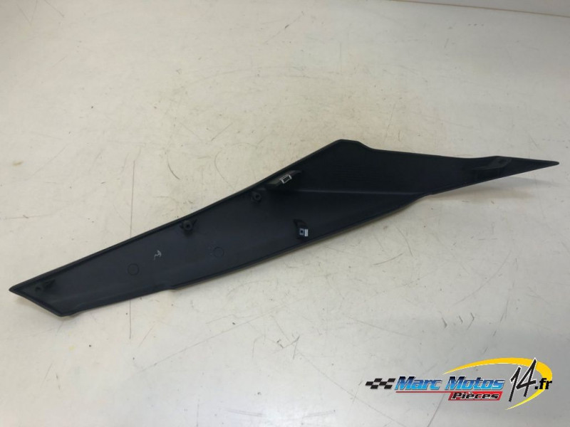 CACHE LATERAL DROIT APRILIA 457 RS 2024