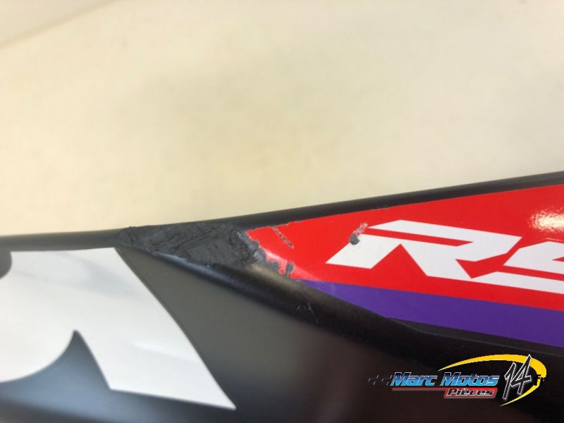 CACHE LATERAL GAUCHE APRILIA 457 RS 2024