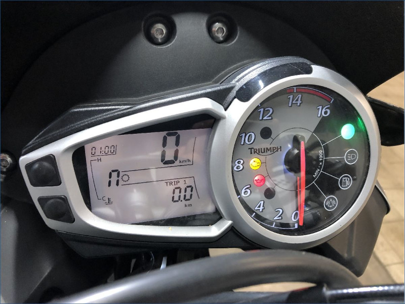 TRIUMPH 675 STREET TRIPLE R ABS