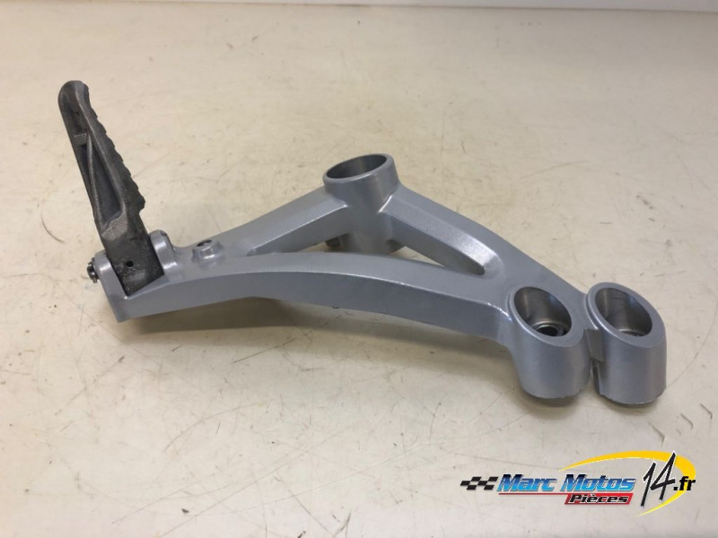 PLATINE AVANT DROITE APRILIA 457 RS 2024