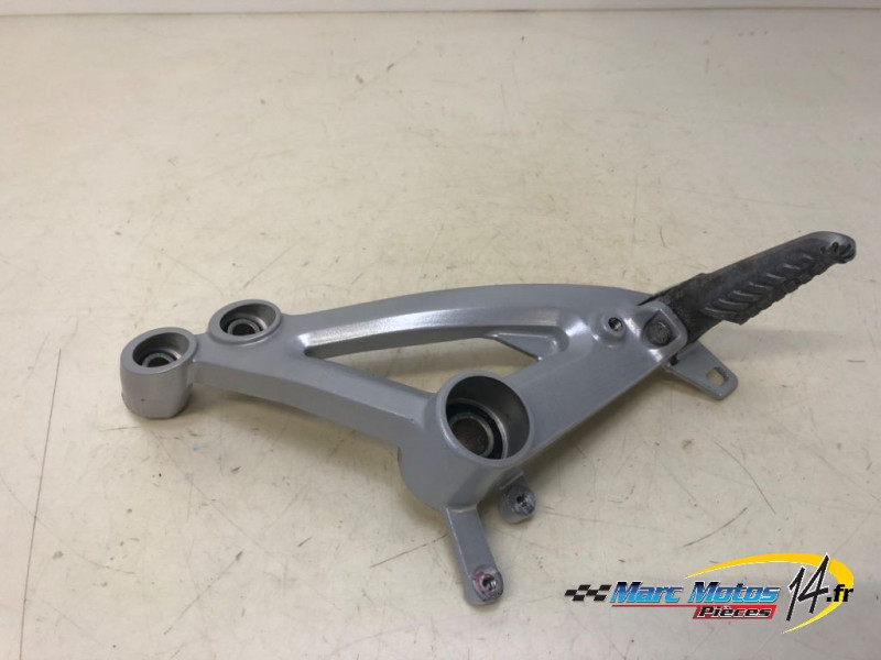 PLATINE AVANT DROITE APRILIA 457 RS 2024