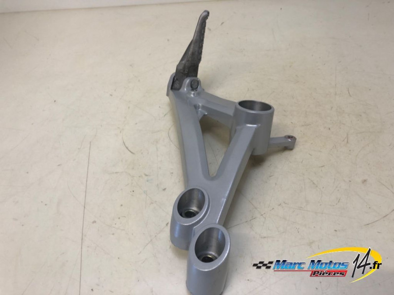 PLATINE AVANT DROITE APRILIA 457 RS 2024