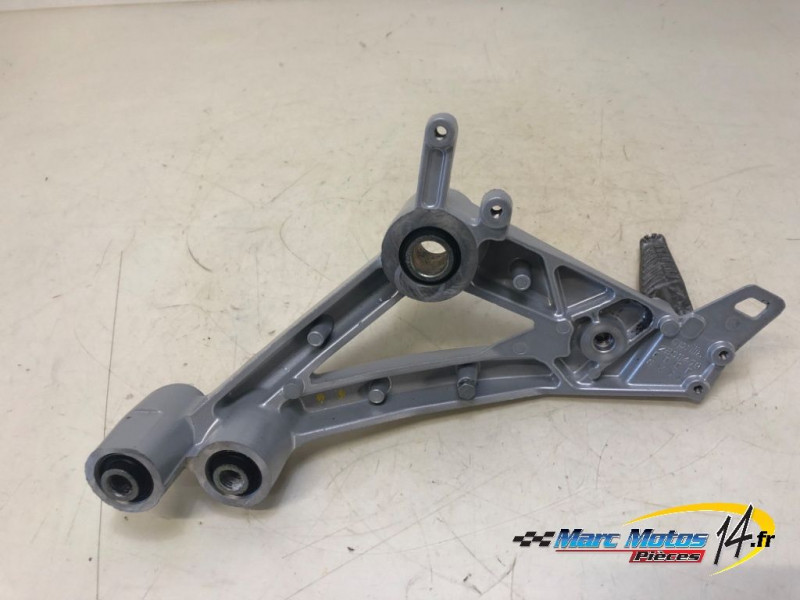 PLATINE AVANT DROITE APRILIA 457 RS 2024