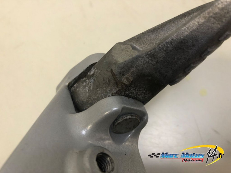PLATINE AVANT DROITE APRILIA 457 RS 2024