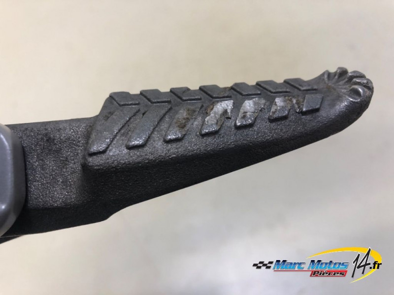 PLATINE AVANT GAUCHE APRILIA 457 RS 2024