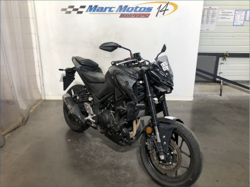 YAMAHA MT03 300 