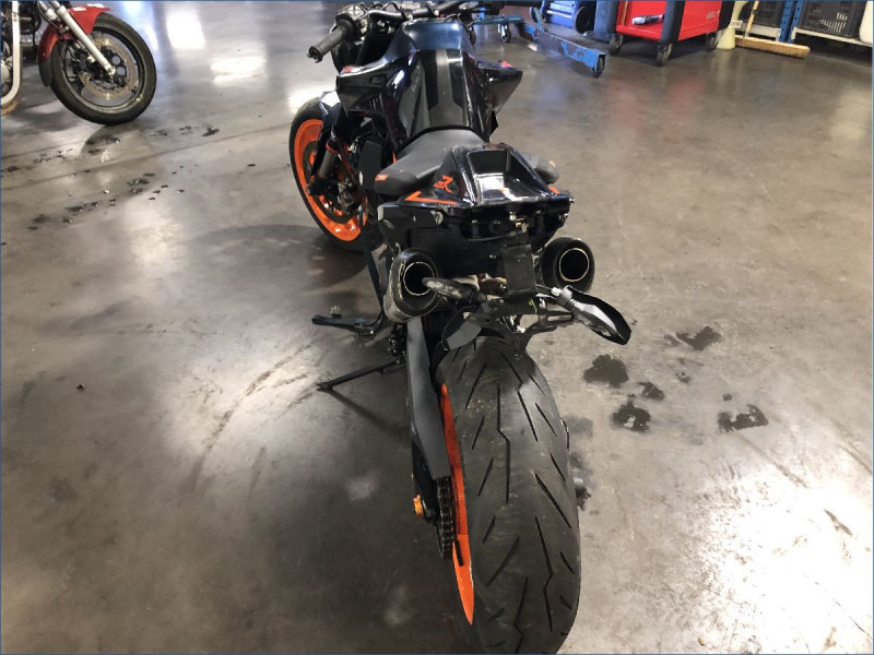 KTM 890 DUKE R