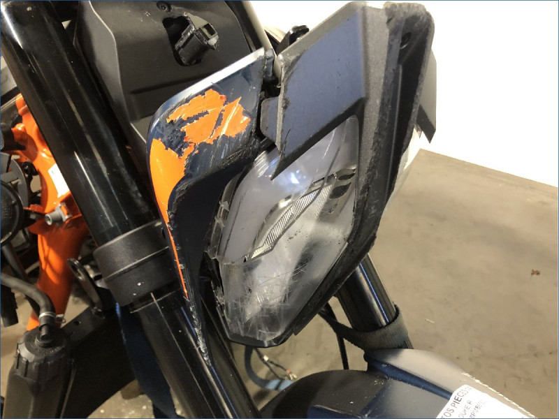 KTM 890 DUKE R