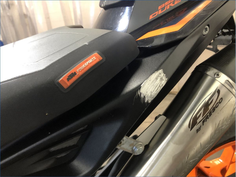 KTM 890 DUKE R