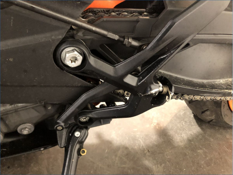KTM 890 DUKE R