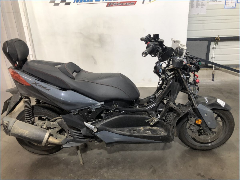 YAMAHA 125 XMAX 