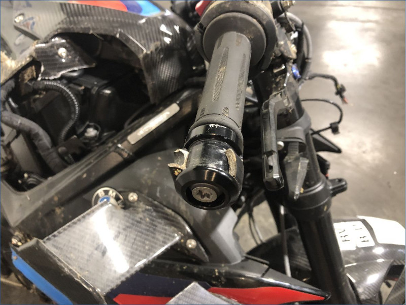 BMW M1000R 