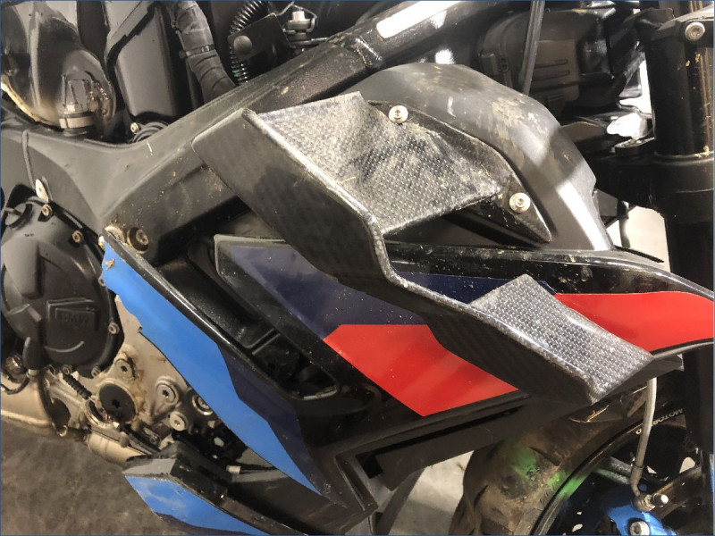 BMW M1000R 