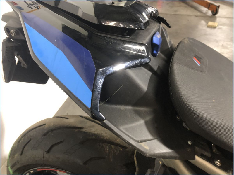 BMW M1000R 