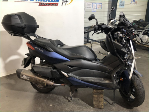 YAMAHA 400 XMAX 