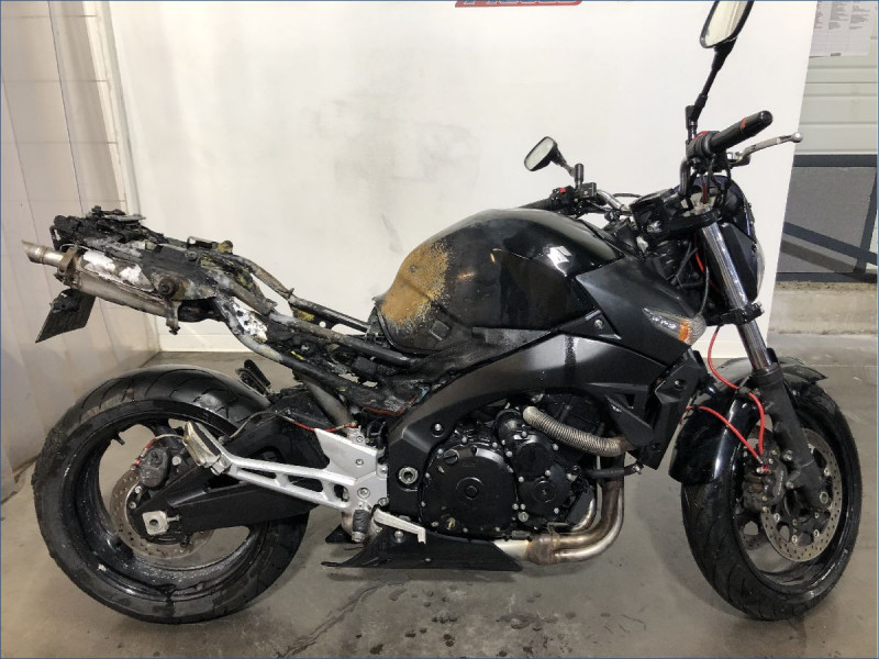SUZUKI 600 GSR 