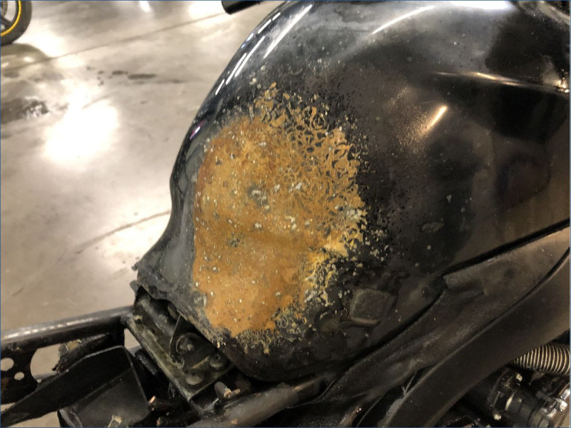 SUZUKI 600 GSR 