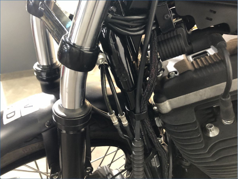 HARLEY-DAVIDSON 883 XLN SPORTSTER IRON