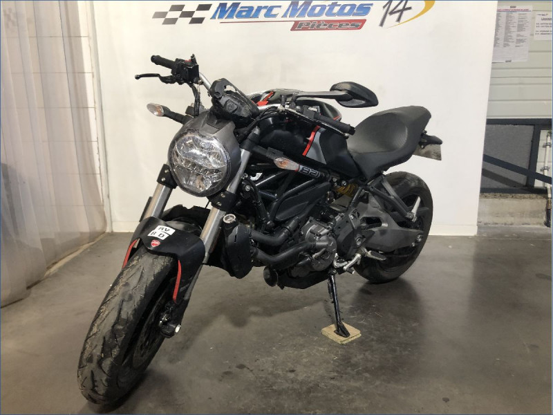 DUCATI 821 MONSTER 