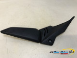 CACHE LATERAL INTERMEDIAIRE GAUCHE HONDA CBR650R 2024