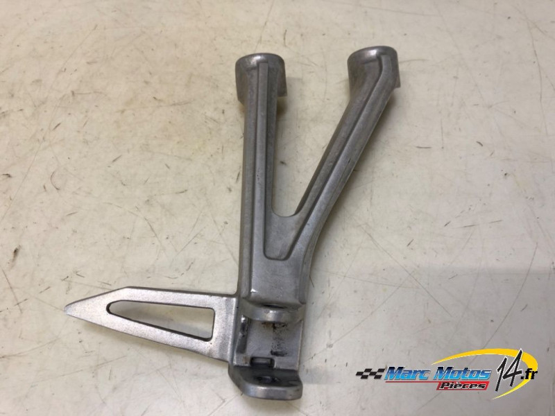 PLATINE ARRIERE DROITE HONDA CBR650R 2024