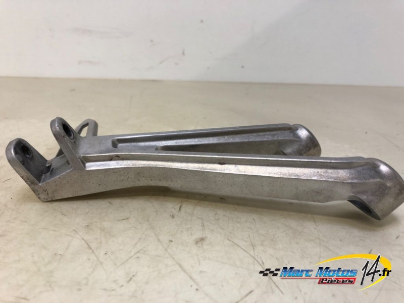 PLATINE ARRIERE DROITE HONDA CBR650R 2024