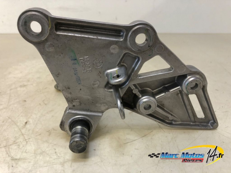 PLATINE AVANT DROITE HONDA CBR650R 2024