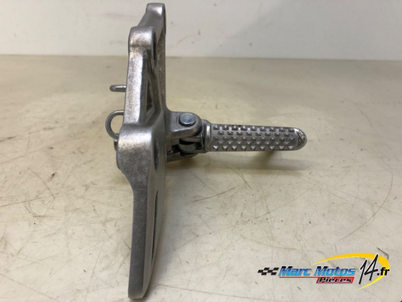 PLATINE AVANT DROITE HONDA CBR650R 2024