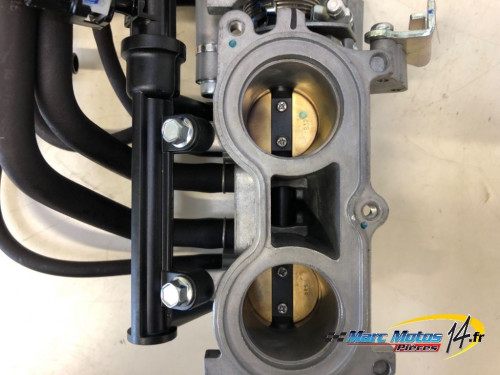 RAMPE D'INJECTION HONDA CBR650R 2024
