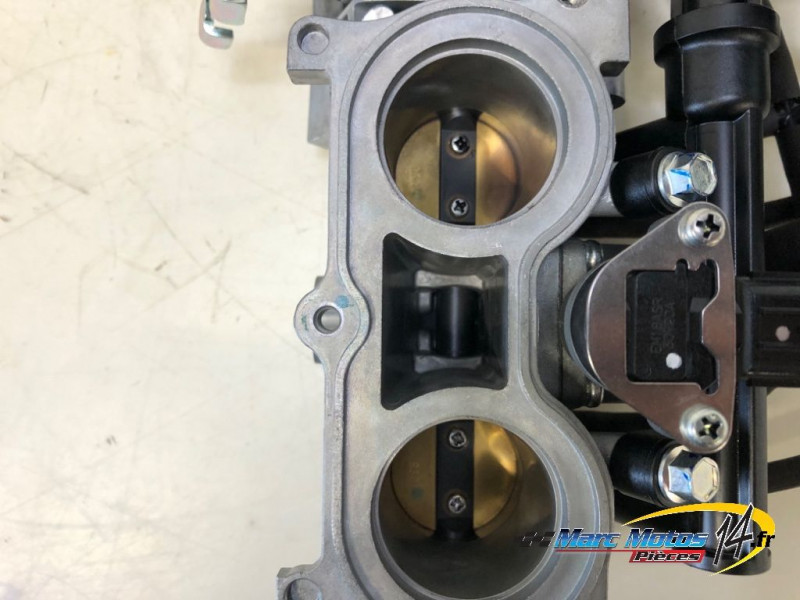 RAMPE D'INJECTION HONDA CBR650R 2024