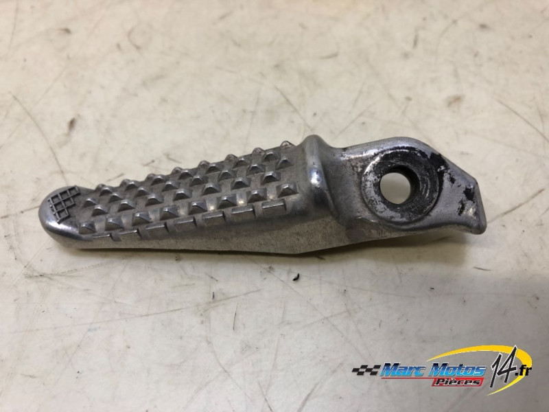 REPOSE-PIED ARRIERE GAUCHE HONDA CBR650R 2024