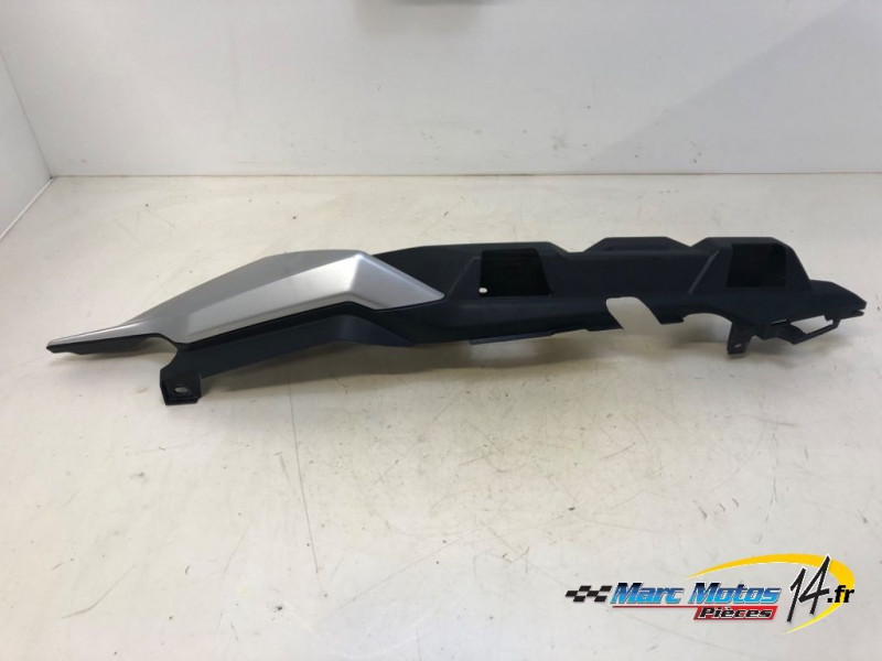 CACHE LATERAL DROIT YAMAHA MT09 TRACER GT 2018